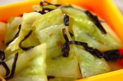 レンジ蒸しキャベツの塩昆布和え