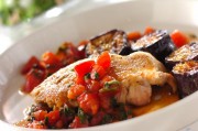 チキンソテー大葉トマトソース