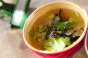 キクラゲとレタスのスープ