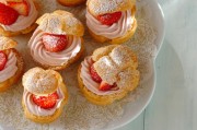 イチゴのシュークリーム