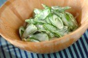 緑野菜のヨーグルトサラダ