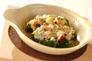 ブロッコリーとコンビーフのチーズ焼き