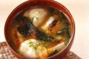 焼き白ネギとワカメのみそ汁