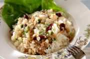 ミックスビーンズと玉ネギのマリネのライスサラダ