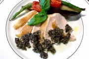 鶏胸肉のしっとりロースト タプナード添え