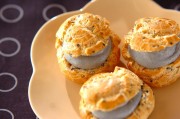 黒ゴマのシュークリーム