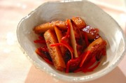 さつま揚げと紅ショウガの炒め物