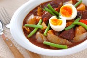 本格ビーフシチュー 半熟卵添え