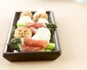 チーズボウルと生ハムロール