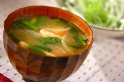 大根とニラのみそ汁