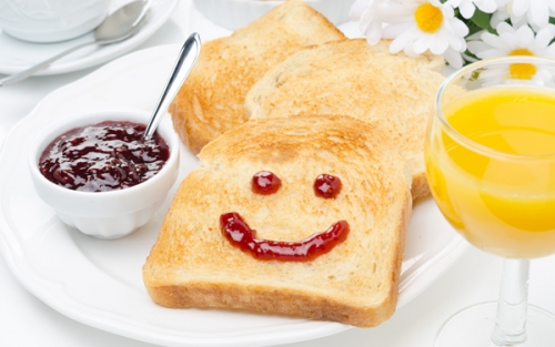 朝食の定番! トーストがもっとおいしくなるアレンジまとめ