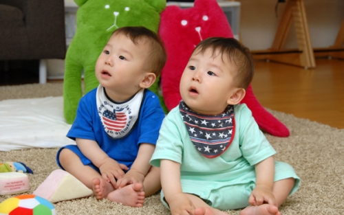 似ているようで違う 思わず笑える双子あるあるまとめ ウーマンエキサイト