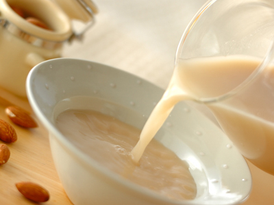 セレブも愛飲のアーモンドミルクがすごい E レシピ 料理のプロが作る簡単レシピ