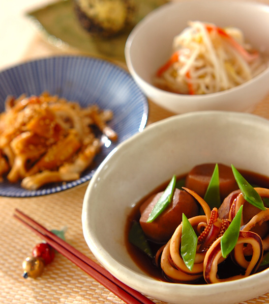 「里芋とイカの煮物」の献立・レシピ 【E・レシピ】料理のプロが作る簡単レシピ/2009.10.16公開の献立です。