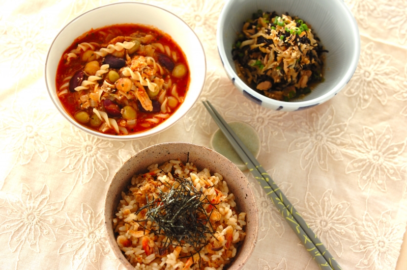 鍋で炊く乾物の旨み炊き込みご飯 ほか2品