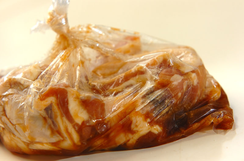 冷めてもカリッとジューシー！基本の唐揚げの下準備1