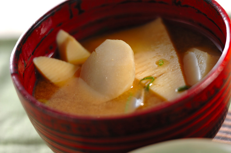 里芋とタケノコのみそ汁 レシピ 作り方 E レシピ 料理のプロが作る簡単レシピ