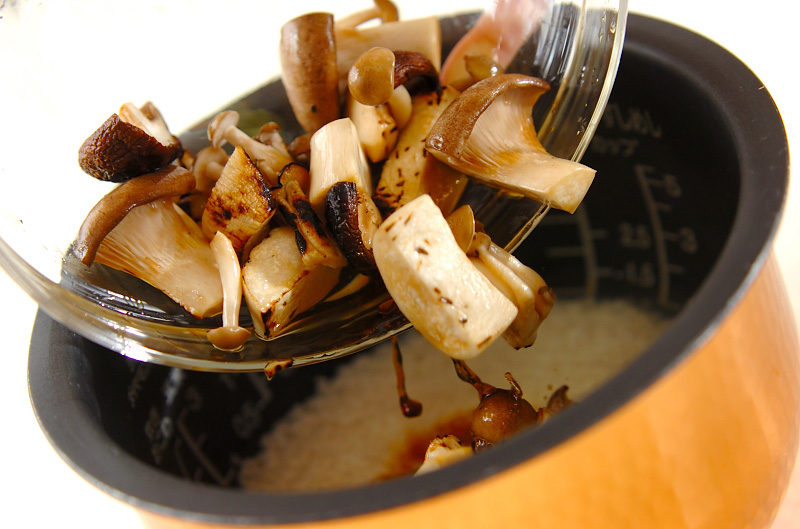 ひと味違うキノコご飯の作り方の手順3
