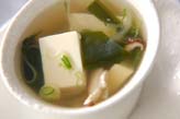 豆腐とワカメのスープ