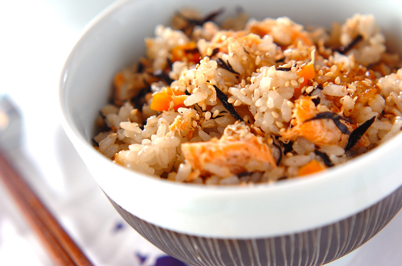 ヒジキと鮭の炊き込みご飯のレシピ 作り方 E レシピ 料理のプロが作る簡単レシピ