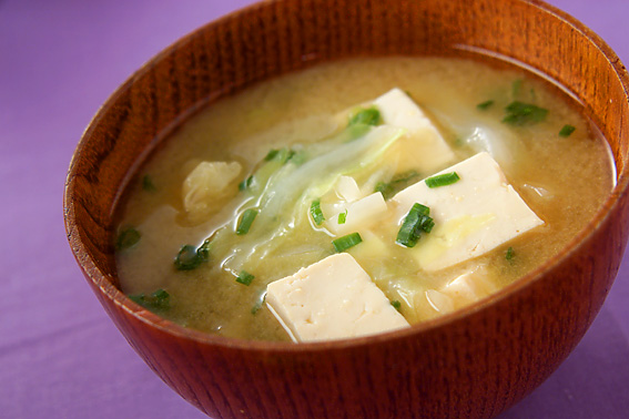 豆腐とキャベツのみそ汁 レシピ 作り方 E レシピ 料理のプロが作る簡単レシピ