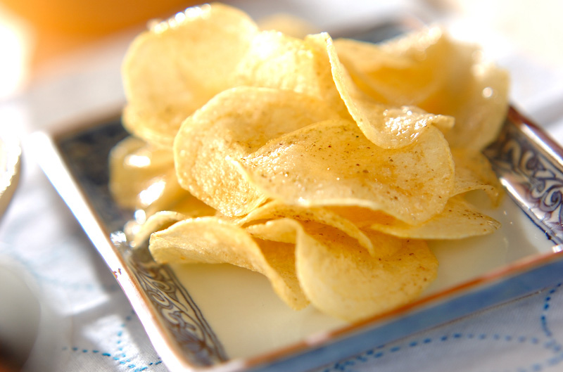 山椒風味のポテトチップス 副菜 のレシピ 作り方 E レシピ 料理のプロが作る簡単レシピ