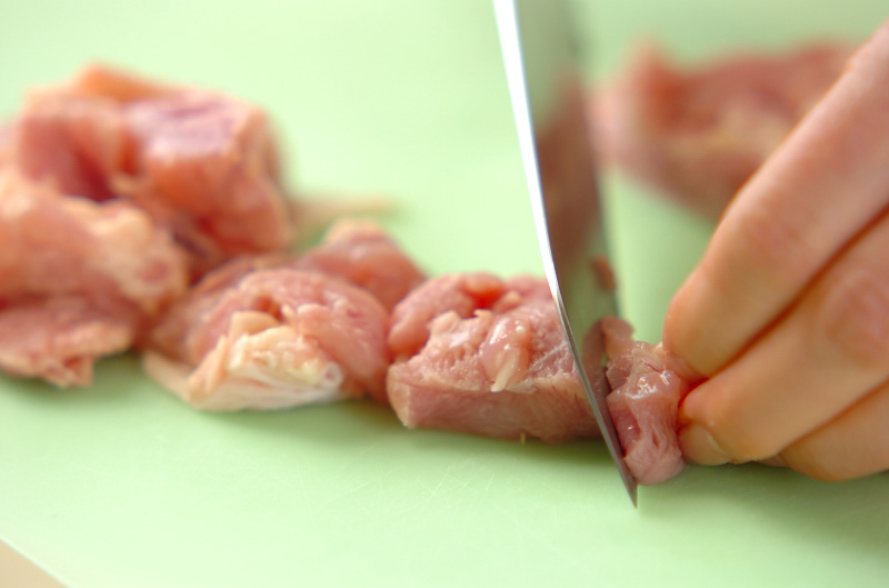 鶏肉とタケノコのみそ煮の下準備1