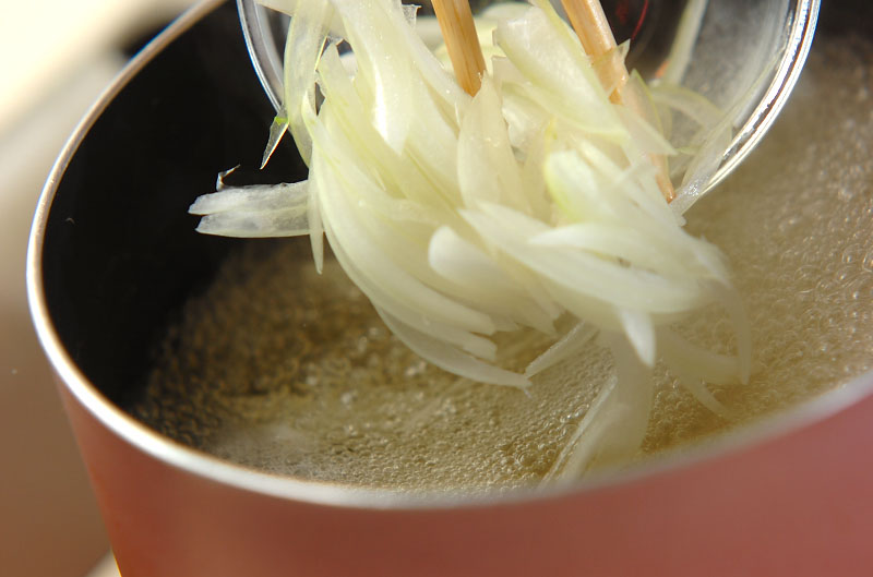 大根と玉ネギのみそ汁の作り方の手順4