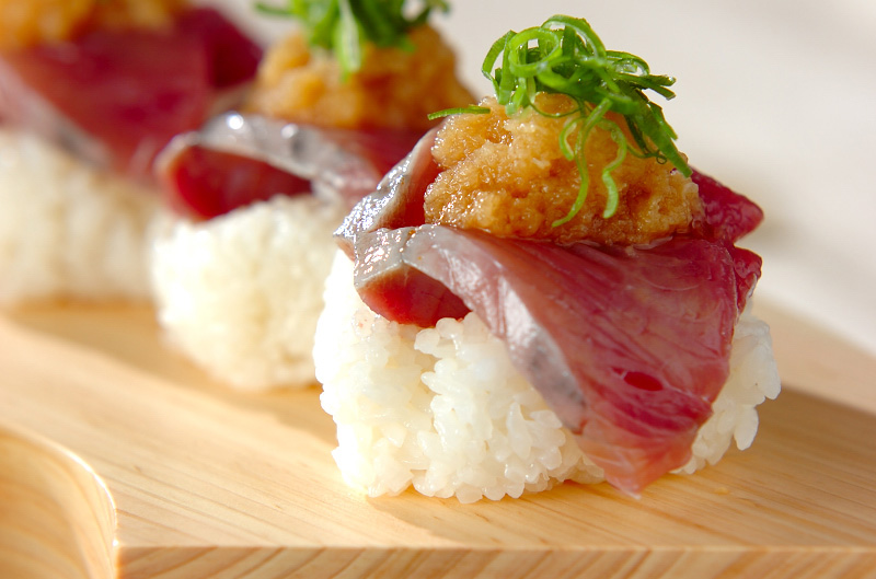 カツオのにぎり寿司 レシピ 作り方 E レシピ 料理のプロが作る簡単レシピ