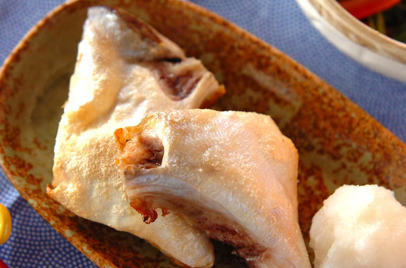魚のカマのシンプル塩焼き レシピ 作り方 E レシピ 料理のプロが作る簡単レシピ