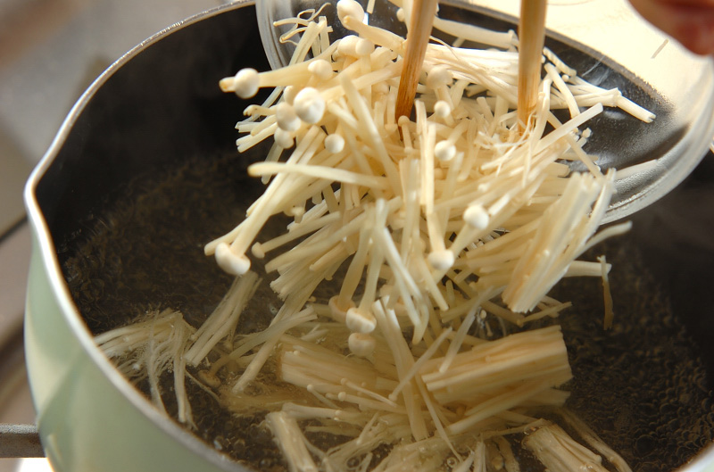エノキの合わせみそ汁の作り方の手順4