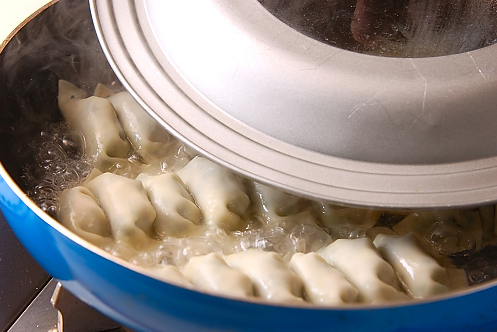 基本の餃子 カリッとジューシー失敗なし！の作り方4