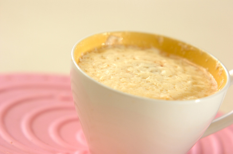 マグカップに材料を入れるだけ！レンジでプリンの作り方3