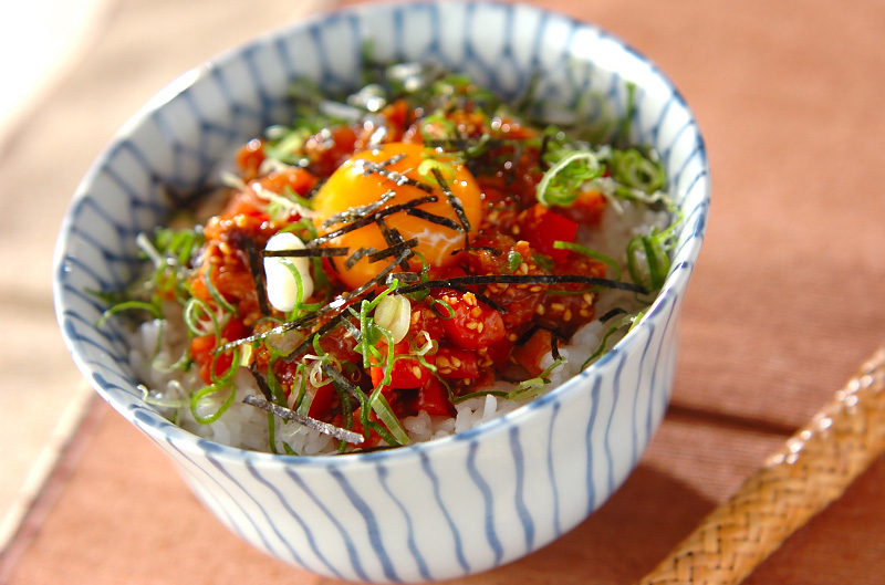 カツオのユッケ丼 レシピ 作り方 E レシピ 料理のプロが作る簡単レシピ