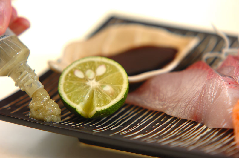お刺身盛り合わせの作り方1