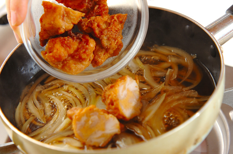 簡単リメイク!鶏唐の半熟卵とじ丼の作り方1