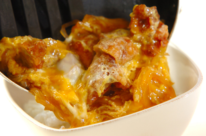 簡単リメイク!鶏唐の半熟卵とじ丼の作り方2