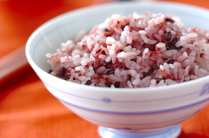 黒米入りピンクご飯のレシピ 作り方 E レシピ 料理のプロが作る簡単レシピ