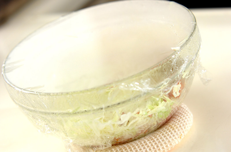 キャベツとウインナーのサラダの作り方1