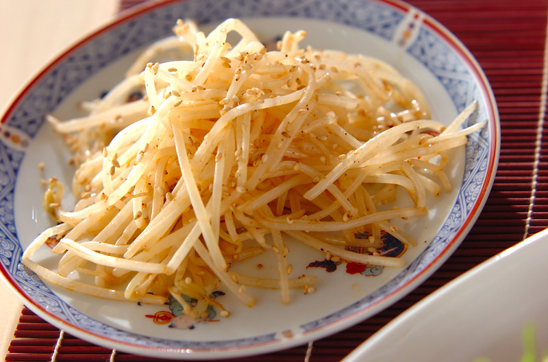 モヤシのラー油炒め 副菜 レシピ 作り方 E レシピ 料理のプロが作る簡単レシピ