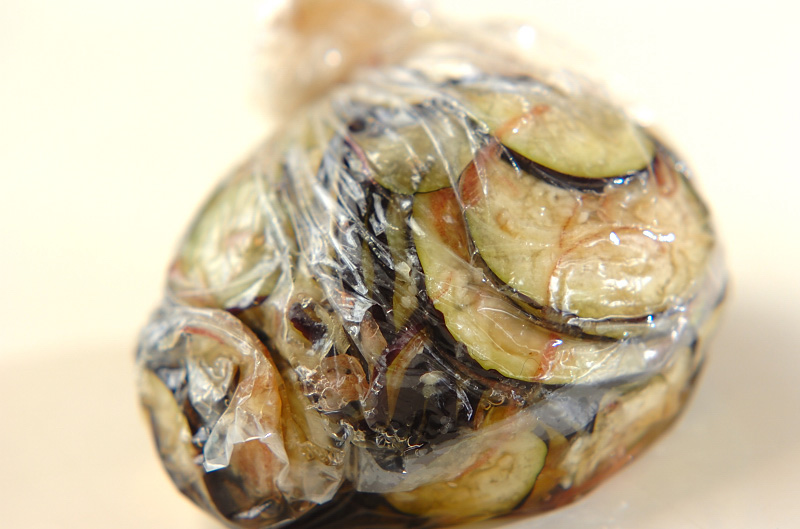 薬味だけじゃない！みょうがと茄子の塩もみ 風味と香りが魅力の作り方1