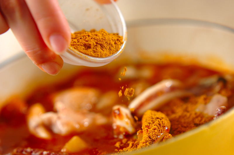 魚介の旨みたっぷり！シーフードのデミトマトシチューの作り方4