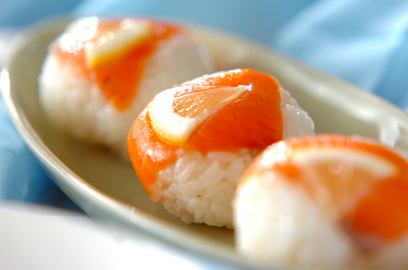 サーモンのひとくち寿司 レシピ 作り方 E レシピ 料理のプロが作る簡単レシピ