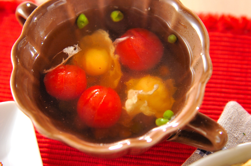 ウズラの卵とトマトのコンソメスープ
