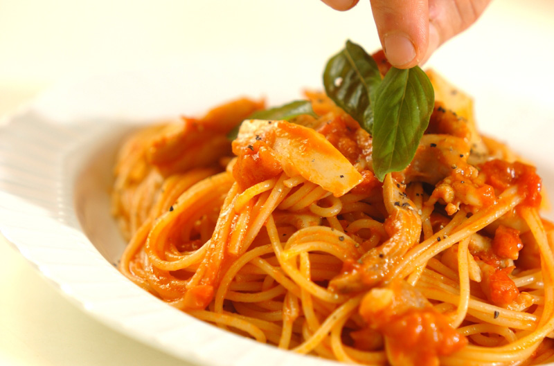 鶏とエリンギのトマトクリームパスタの作り方の手順4