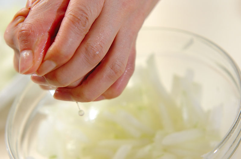 冬瓜のソムタム風サラダの下準備1