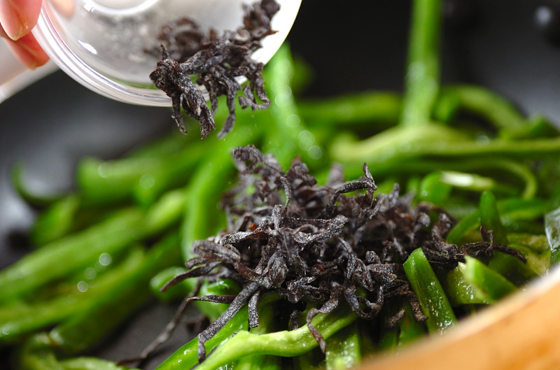簡単副菜!ピーマンの塩昆布炒めの作り方2