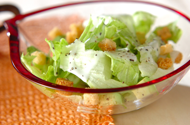 レタスのシーザーサラダ 副菜 のレシピ 作り方 E レシピ 料理のプロが作る簡単レシピ