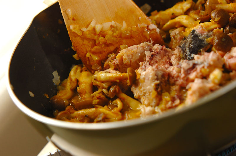 サバ(缶詰)のドライカレーの作り方の手順3