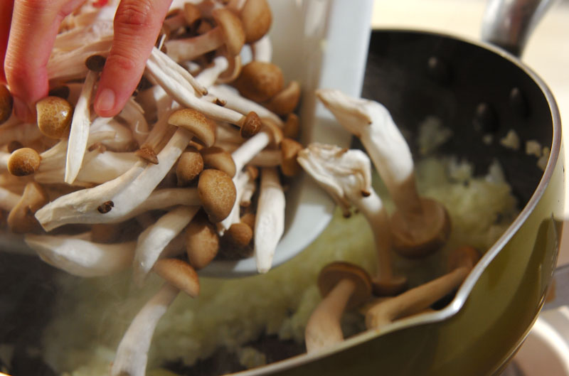 サバ(缶詰)のドライカレーの作り方の手順2